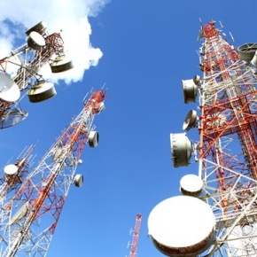 Daftar operator telekomunikasi di Indonesia